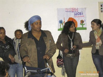 Foto 74 uit holi feest 2006 b.w