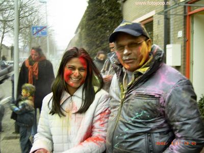 Foto 44 uit holi feest 2006 b.w