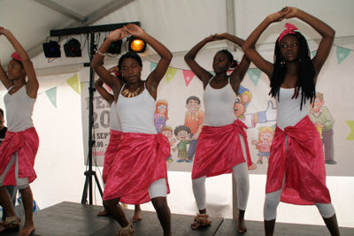 Foto 195 uit LikeJeWijkfeest14-9