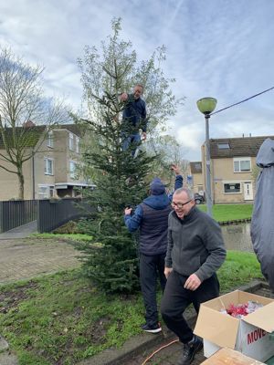 Foto 5 uit Kerstboom optuigen
