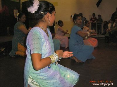 Foto 85 uit holi feest 2006 b.w