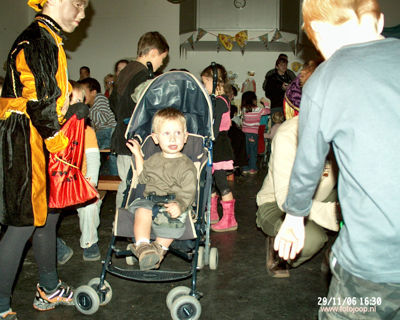 Foto 122 uit sinterklaas 2006 new