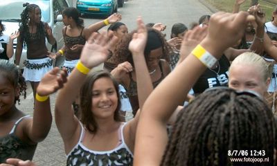 Foto 48 uit carnaval 2006 b.w