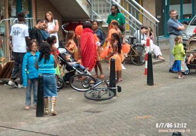 Foto 7 uit carnaval 2006 b.w