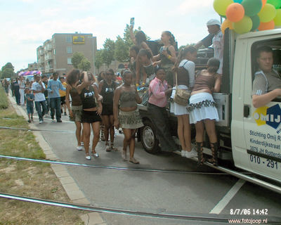 Foto 180 uit carnaval 2006 b.w