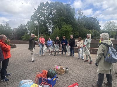 Foto 14 uit X-  Opruimactie Vrijwilligers Beverwaard 13-6-26