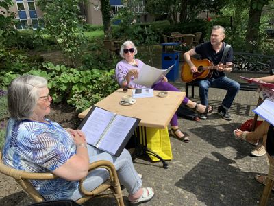 Foto 7 uit zingen Met ED v Dam