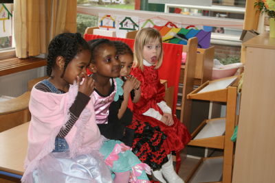 Foto 84 uit RKregenboogcarnaval