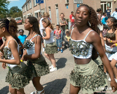 Foto 145 uit carnaval 2006 b.w