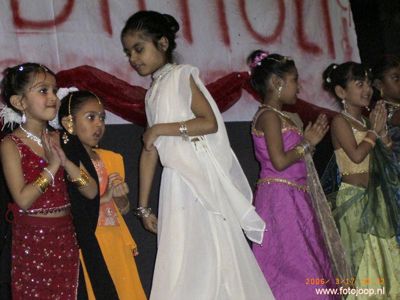 Foto 27 uit holi feest 2006 b.w