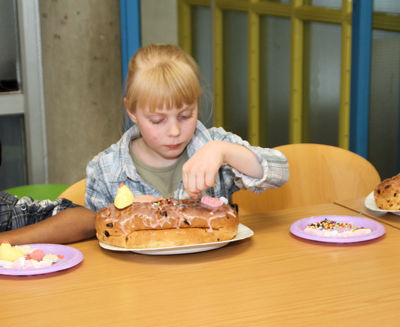 Foto 21 uit PaasBrood Versieren