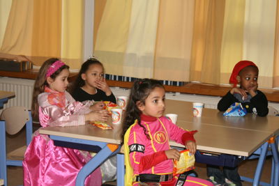 Foto 111 uit RKregenboogcarnaval