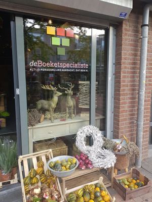 Foto 15 uit De Bloemenboetiek