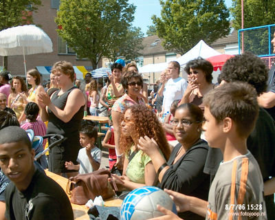 Foto 201 uit carnaval 2006 b.w