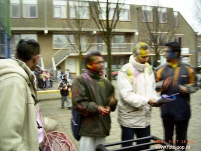 Foto 98 uit holi feest 2006 b.w