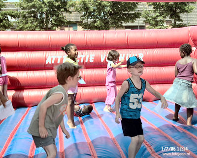 Foto 75 uit opzoomeren 2006 bw