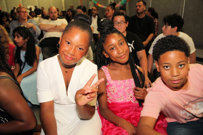 Foto 74 uit RegenboogEindFeest