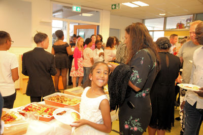 Foto 118 uit RegenboogEindFeest