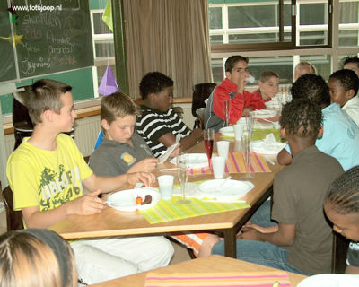 Foto 45 uit afscheidsfeestgroep8