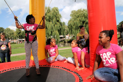 Foto 53 uit PlayGround18-08