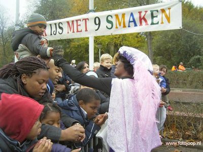 Foto 80 uit sinterklaas2005
