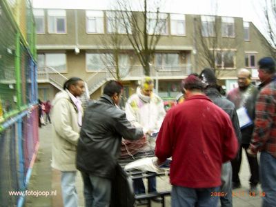 Foto 105 uit holi feest 2006 b.w