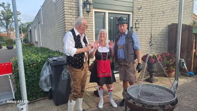 Foto 9 uit X-26-9-26  BURENDAG AAN DE WALBURGPAD BEVERWAARD 