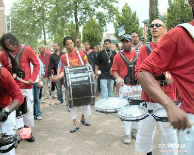 Foto 84 uit carnaval 2006 b.w