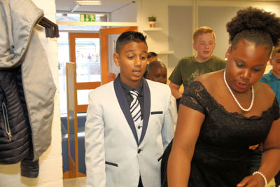 Foto 107 uit RegenboogEindFeest