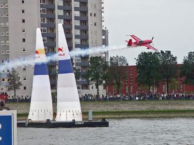Foto 35 uit red bull air race r.dam
