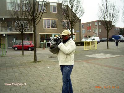 Foto 84 uit holi feest 2006 b.w