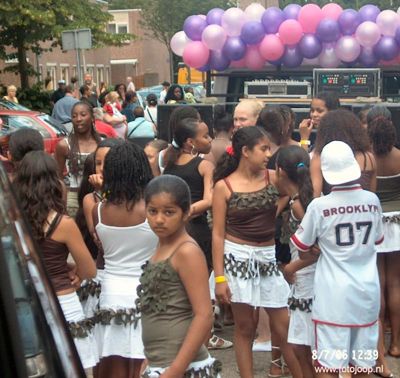 Foto 54 uit carnaval 2006 b.w