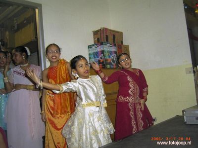 Foto 82 uit holi feest 2006 b.w