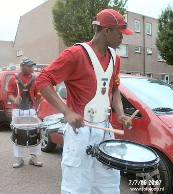 Foto 63 uit carnaval 2006 b.w