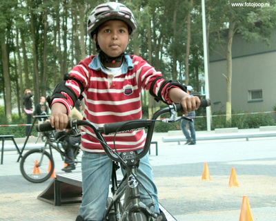 Foto 126 uit wijkfeest de dijk new