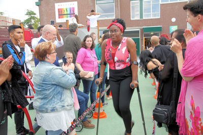 Foto 13 uit RegenboogEindFeest