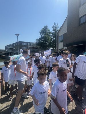 Foto 9 uit X- De Barkentijn gaat de Bladwijzer heten 1 augustus 2026
