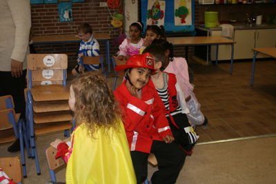 Foto 81 uit RKregenboogcarnaval