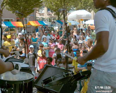 Foto 197 uit carnaval 2006 b.w