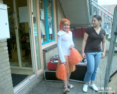 Foto 105 uit carnaval 2006 b.w