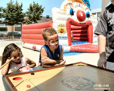 Foto 139 uit opzoomeren 2006 bw