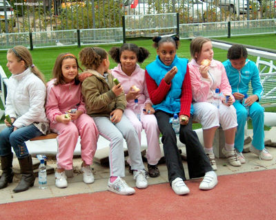 Foto 18 uit schoolsportplein07b.w