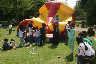 Foto 32 uit Buitenspeeldag10-6