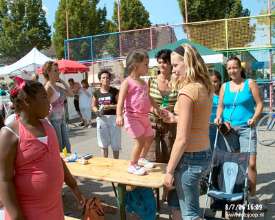 Foto 234 uit carnaval 2006 b.w