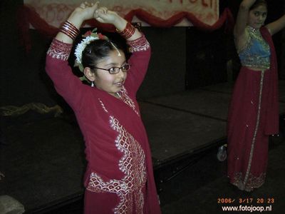 Foto 94 uit holi feest 2006 b.w