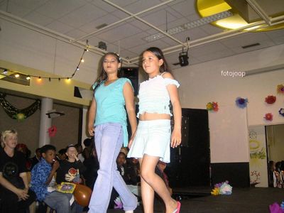 Foto 35 uit miss verkiezing 2005