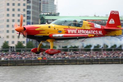 Foto 62 uit red bull air race r.dam