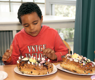 Foto 48 uit PaasBrood Versieren