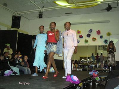 Foto 105 uit miss verkiezing 2005