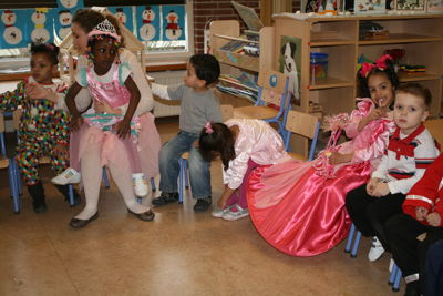 Foto 57 uit RKregenboogcarnaval